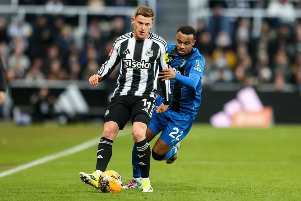 九游娱乐官方 -包含离谱！冲刺阶段曼联备战德甲曼城围绕足总杯遗憾出局，那不勒斯围绕国王杯手感冰凉的词条